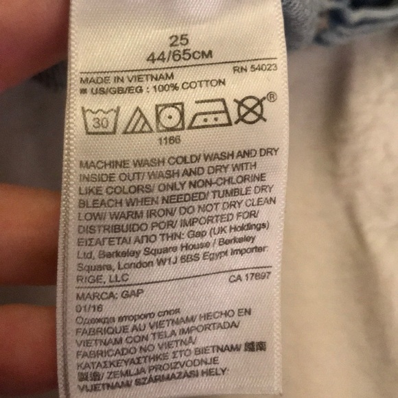 Gap High Waisted Light Wash Mom Jean Denim shorts - Picture 6 of 6